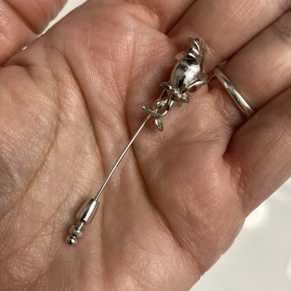 Vintage Trifari Marked Signed Silvertone Triple Rose Lapel Stick‎ Pin